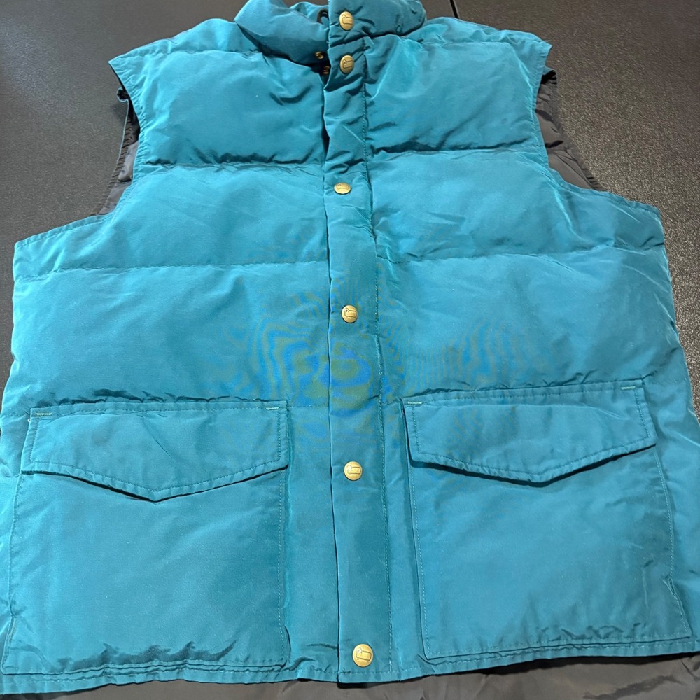 Vintage Woolrich Teal Blue/Green Down Filled Vest Large 80s Made
USA Ski Winter